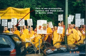 This is me (Kelsang Tashi at that time) protesting against the Dalai Lama with the <a href="http://info-buddhism.com/new_kadampa_tradition.html" target="_blank">New Kadampa Tradition</a> under the front group <a href="http://info-buddhism.com/dorje_shugden_controversy.html#The_Conflict_in_the_West" target="_blank">Shugden Supporters Community</a> (SSC) in Berlin, Tempodrom, 6. August 1998. The Slogans were created by Kelsang Gyatso and state for instance "Dorje Shugden loves Nyingmapas. Please don’t lie." or "Dalai Lama please grand us religious freedom."